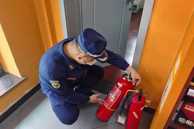 冬春火災防控在行動 南票消防救援大隊深入轄區易燃易爆場所開展消防專項檢查